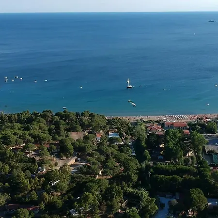 Giulia 3* Porto Azzurro